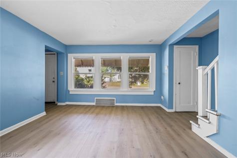 1469 E 250th Street Euclid OH 44117