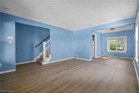 1469 E 250th Street Euclid OH 44117