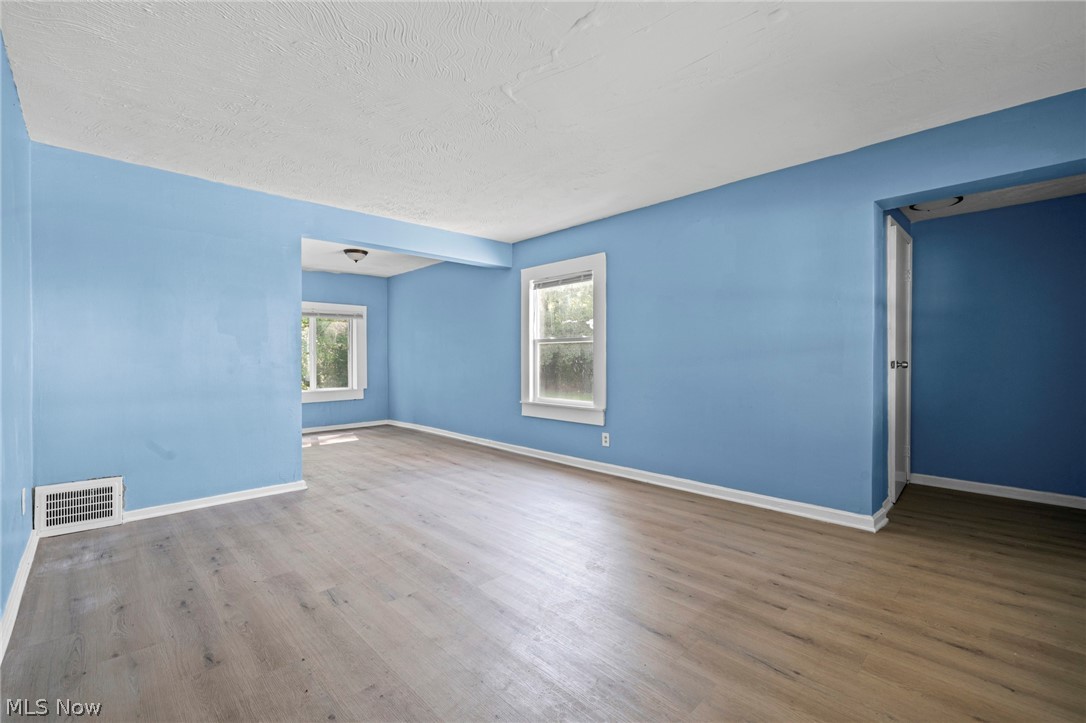 1469 E 250th Street Euclid OH 44117