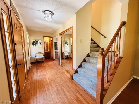 8462 Glenbrook Drive Olmsted Twp OH 44138