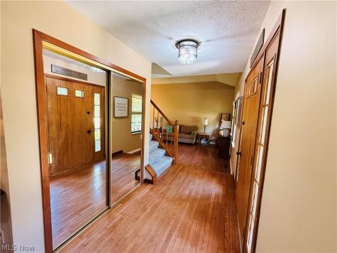 8462 Glenbrook Drive Olmsted Twp OH 44138