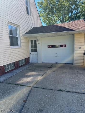 1682 Longwood Drive Mayfield Heights OH 44124