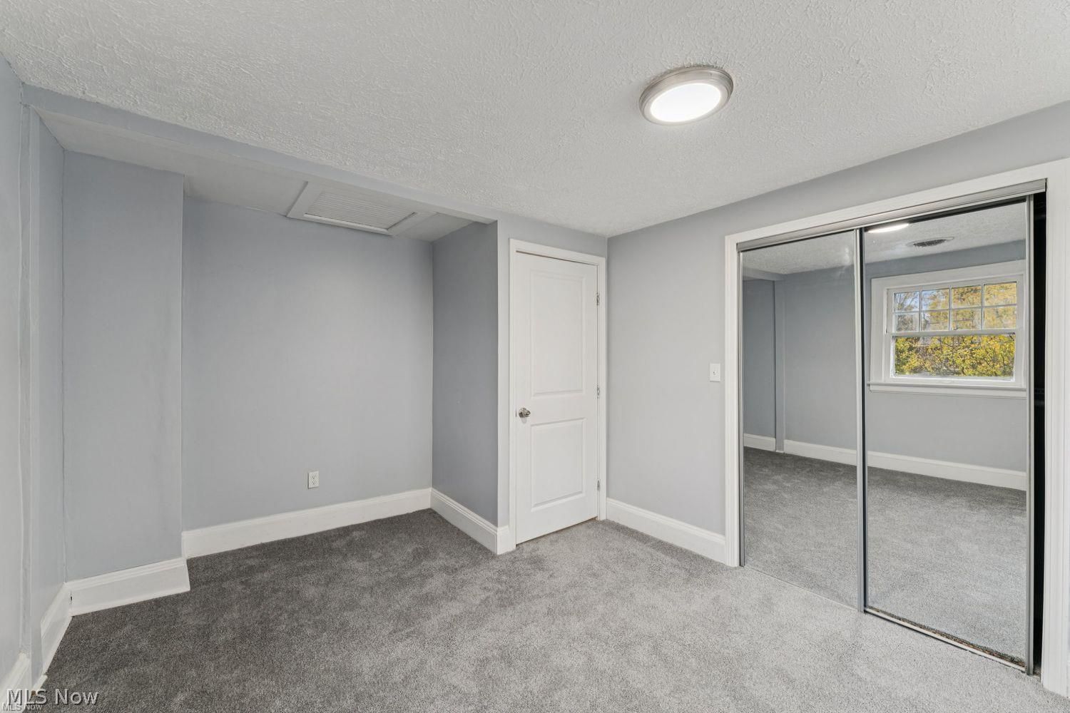 1387 Dietz Avenue Akron OH 44301