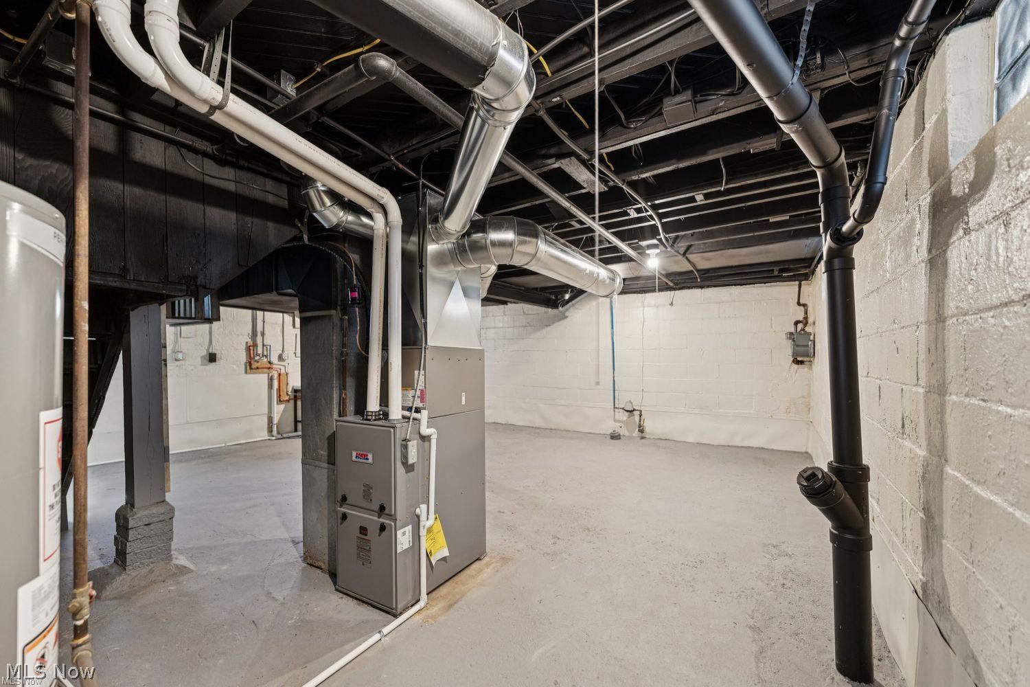 1387 Dietz Avenue Akron OH 44301