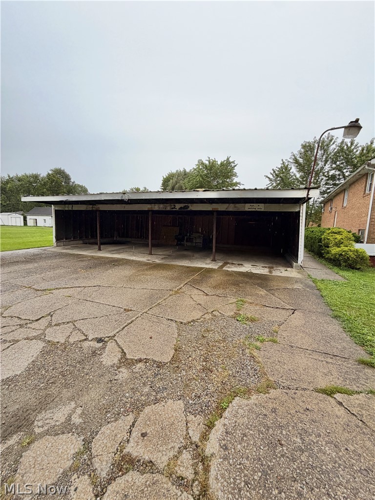 525 North Road Niles OH 44446