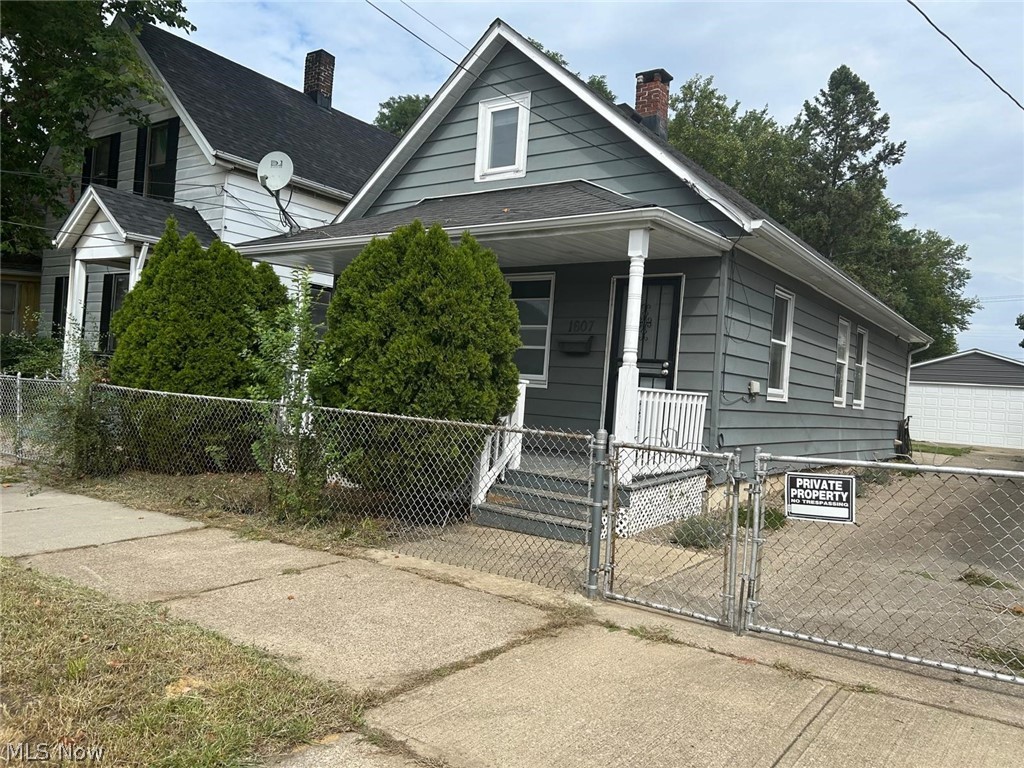 1607 E 34th Street Cleveland OH 44114
