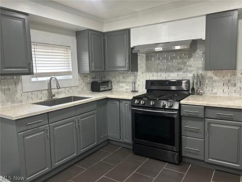1607 E 34th Street Cleveland OH 44114