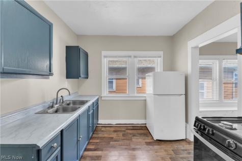 414 E 148th Street Cleveland OH 44110