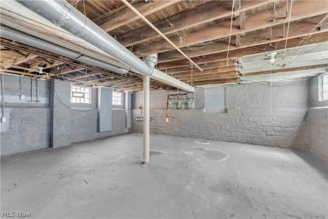 414 E 148th Street Cleveland OH 44110
