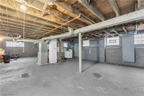 414 E 148th Street Cleveland OH 44110