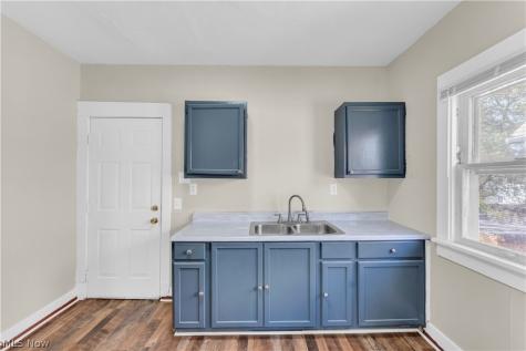 414 E 148th Street Cleveland OH 44110