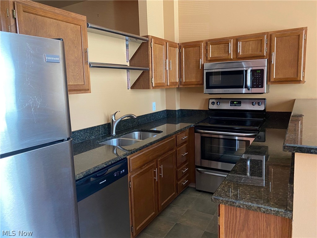 408 W Saint Clair Avenue Cleveland OH 44113