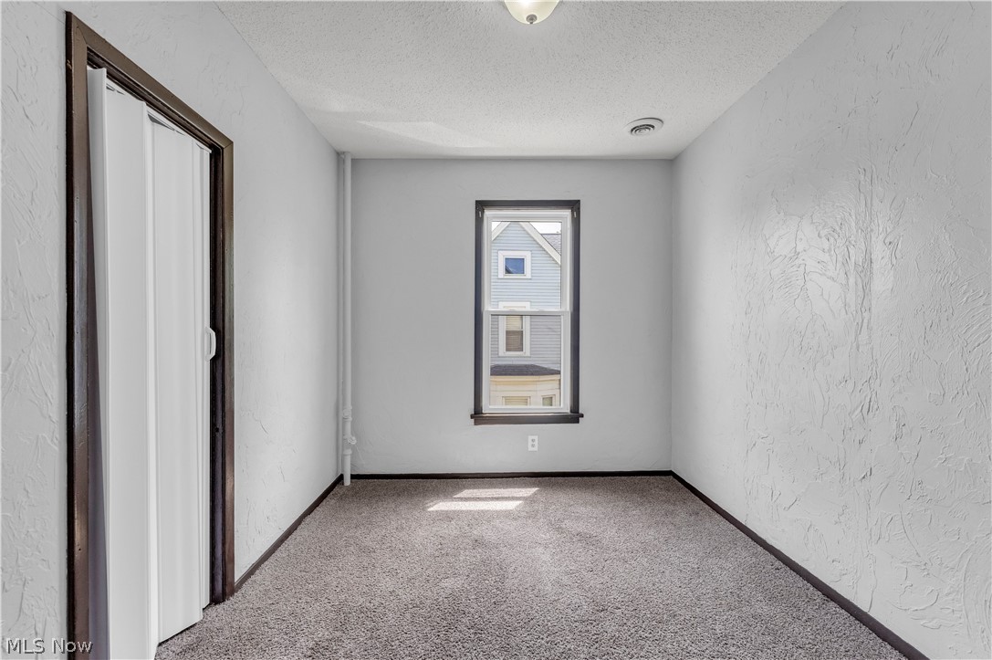 812 Lovett Place Lorain OH 44052