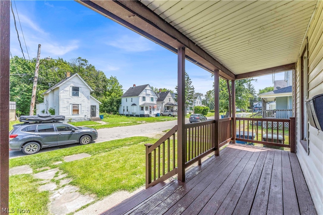 812 Lovett Place Lorain OH 44052