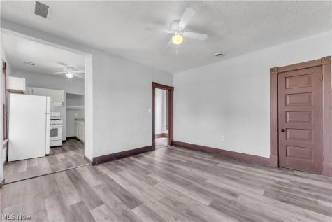 812 Lovett Place Lorain OH 44052