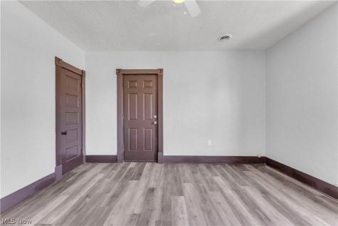 812 Lovett Place Lorain OH 44052