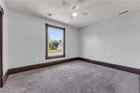 812 Lovett Place Lorain OH 44052