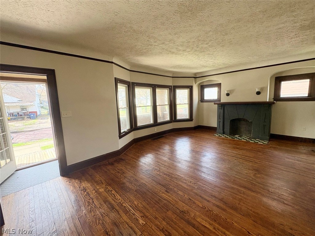 245 Oakdale Avenue Akron OH 44302