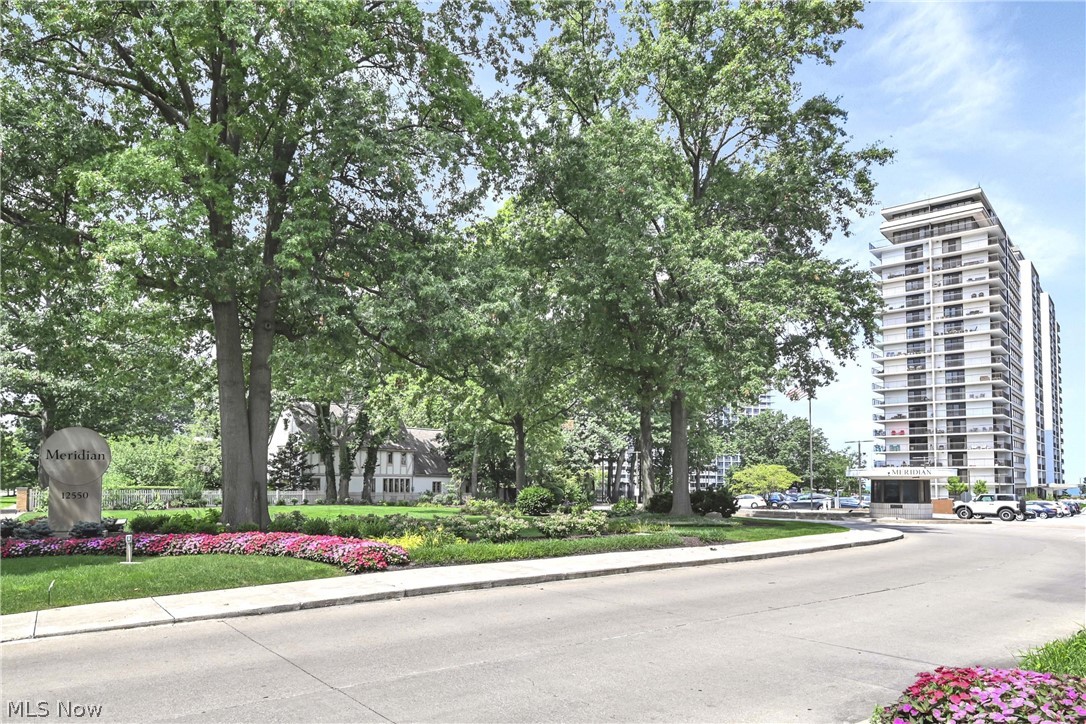 12550 Lake Avenue 12550 Lake Avenue Lakewood OH 44107