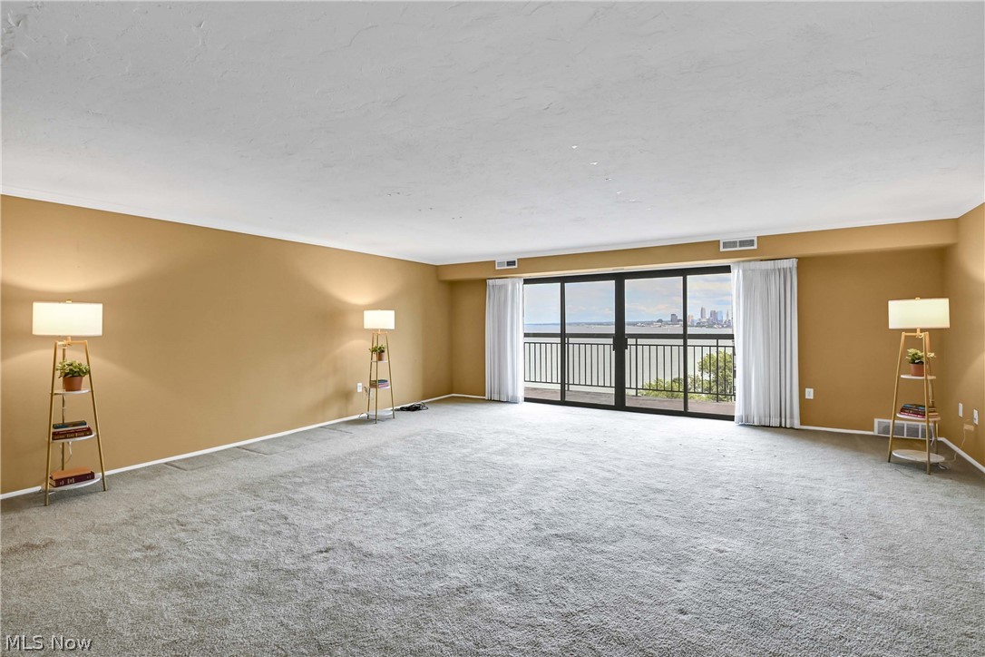 12550 Lake Avenue 12550 Lake Avenue Lakewood OH 44107