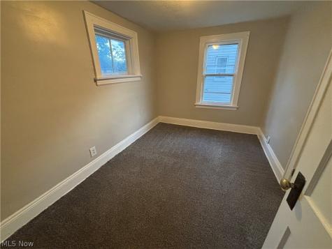 974 Lovers Lane Akron OH 44306