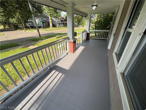 974 Lovers Lane Akron OH 44306