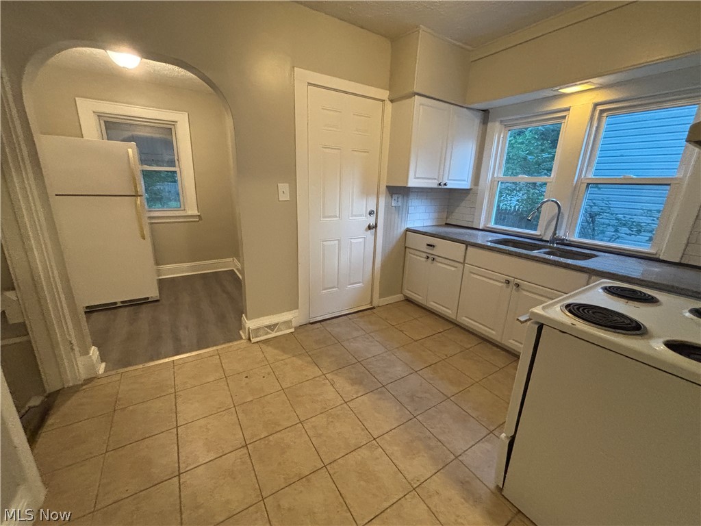 974 Lovers Lane Akron OH 44306