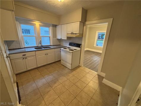 974 Lovers Lane Akron OH 44306
