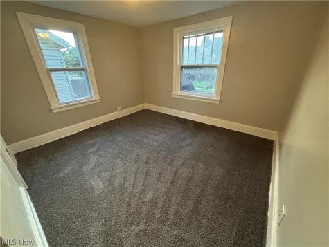 974 Lovers Lane Akron OH 44306