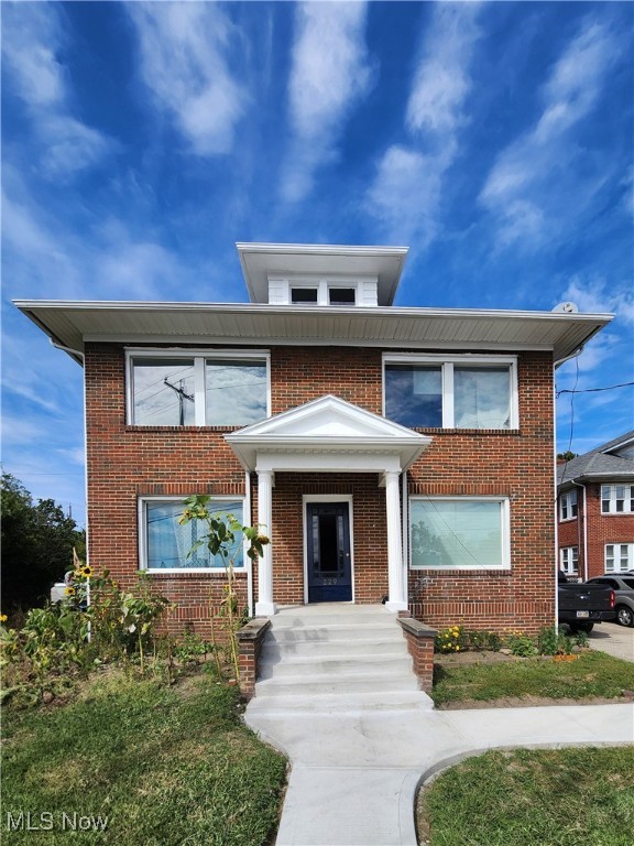 529 E Cuyahoga Falls Avenue Akron OH 44310
