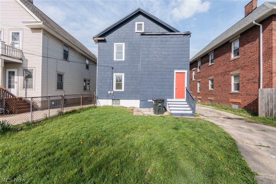 1519 Ridgewood Avenue Lakewood OH 44107