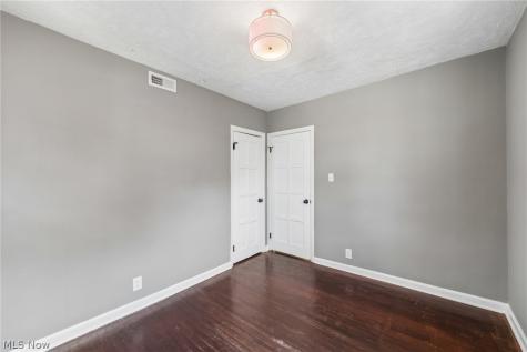 16809 Scottsdale Boulevard Shaker Heights OH 44120