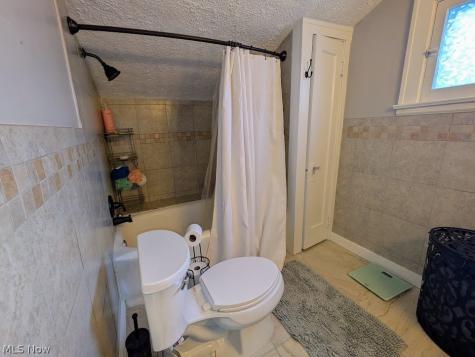 1902 Harding Drive Wickliffe OH 44092