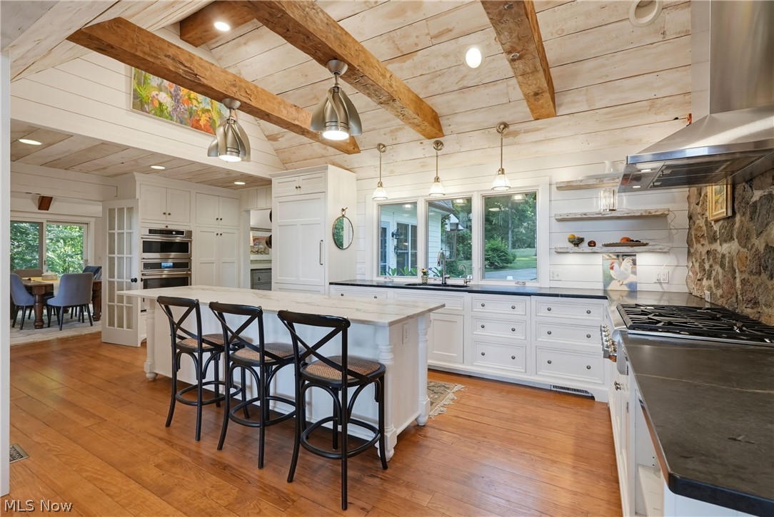 7910 Larkspur Lane Russell OH 44022