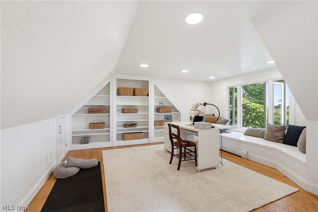 7910 Larkspur Lane Russell OH 44022