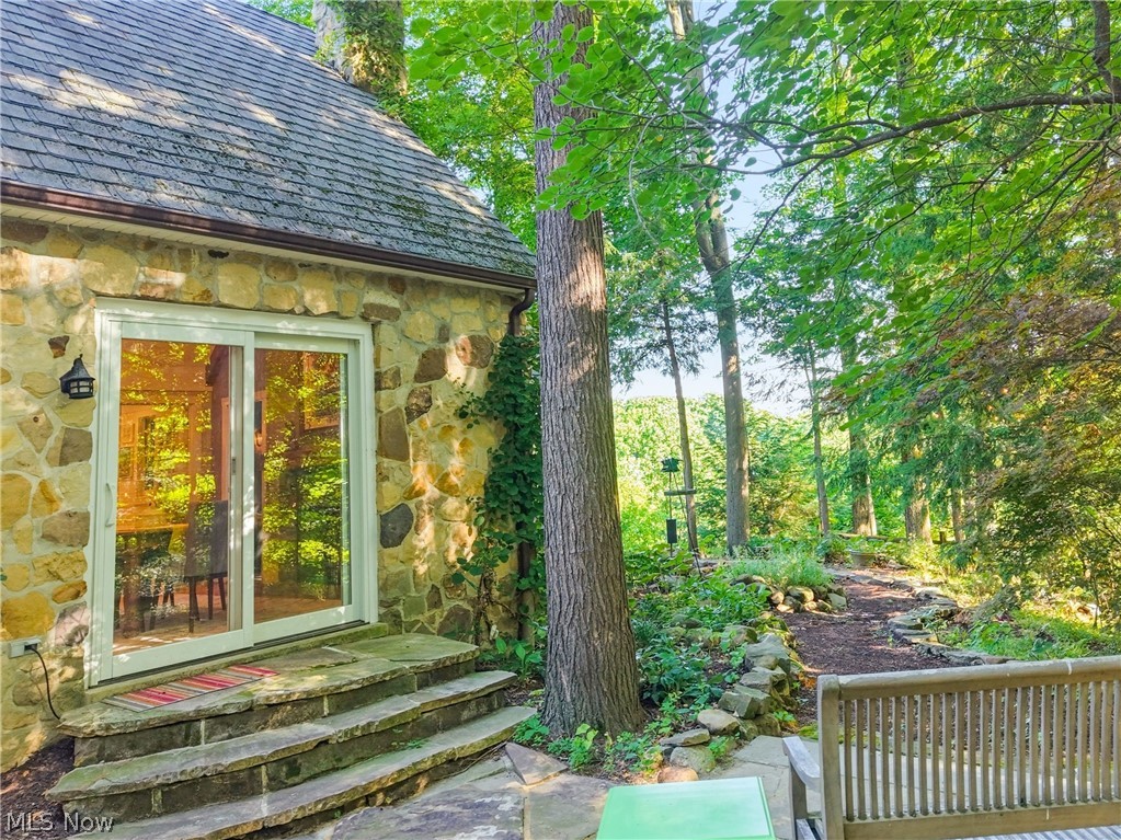 7910 Larkspur Lane Russell OH 44022