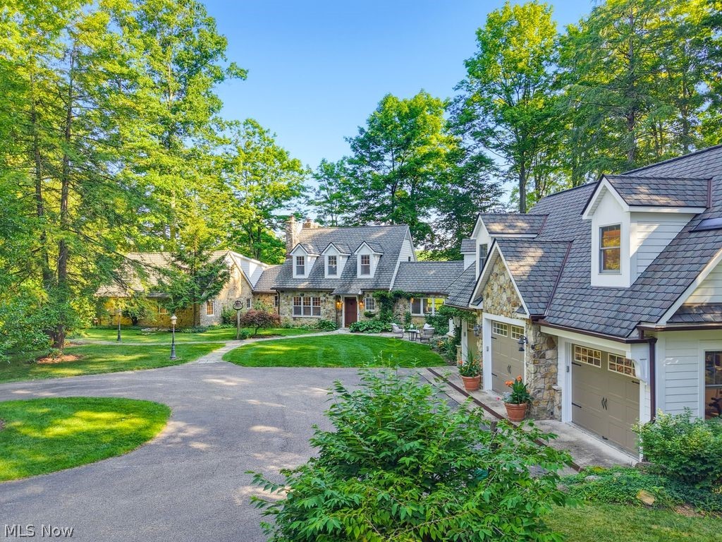 7910 Larkspur Lane Russell OH 44022