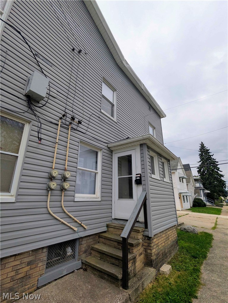 2915 Roanoke Avenue Cleveland OH 44109