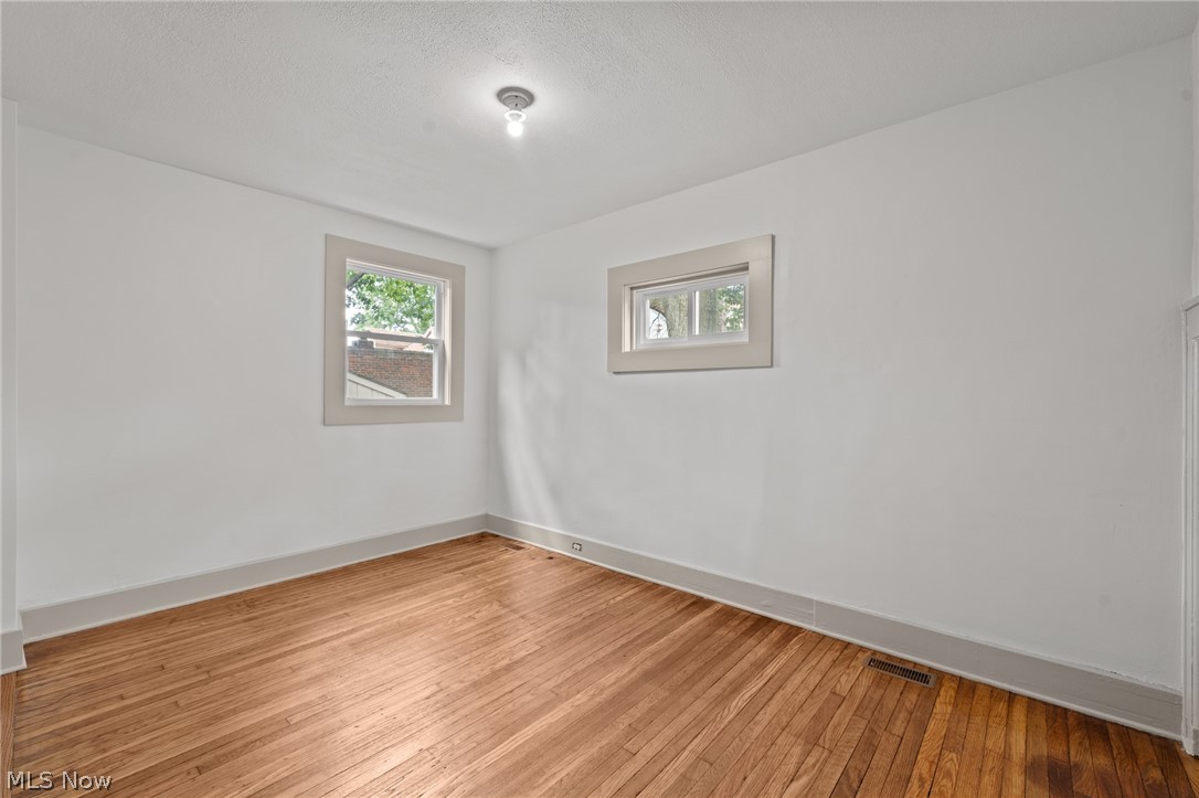 1372 Bonnieview Avenue Lakewood OH 44107