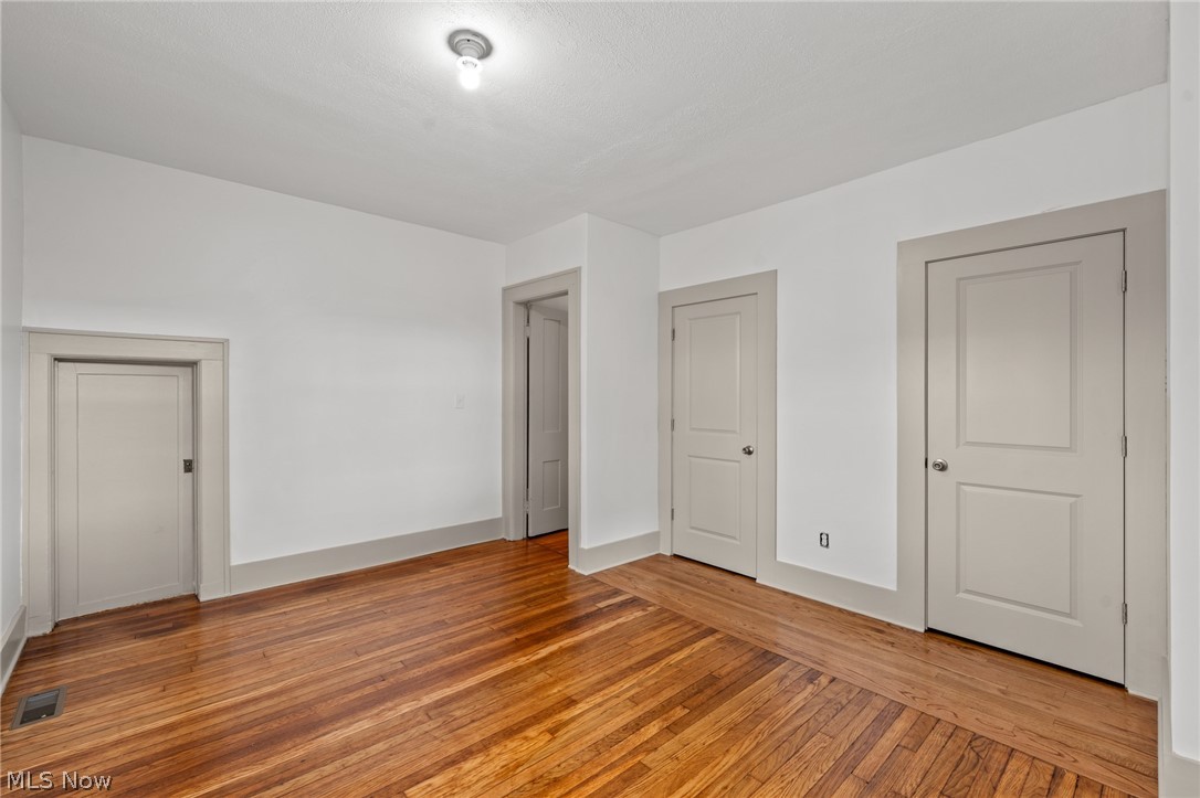 1372 Bonnieview Avenue Lakewood OH 44107