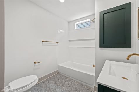 1372 Bonnieview Avenue Lakewood OH 44107