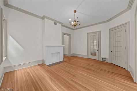 1372 Bonnieview Avenue Lakewood OH 44107