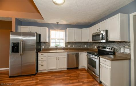 200 Weatherstone Court Copley OH 44321