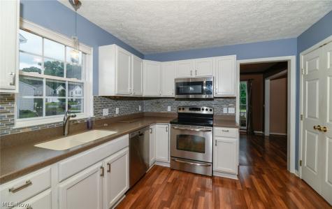 200 Weatherstone Court Copley OH 44321