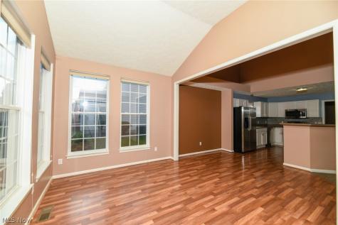 200 Weatherstone Court Copley OH 44321