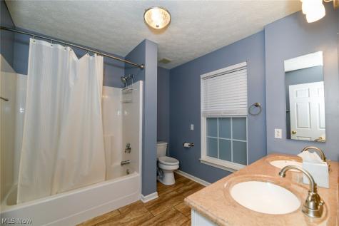 200 Weatherstone Court Copley OH 44321