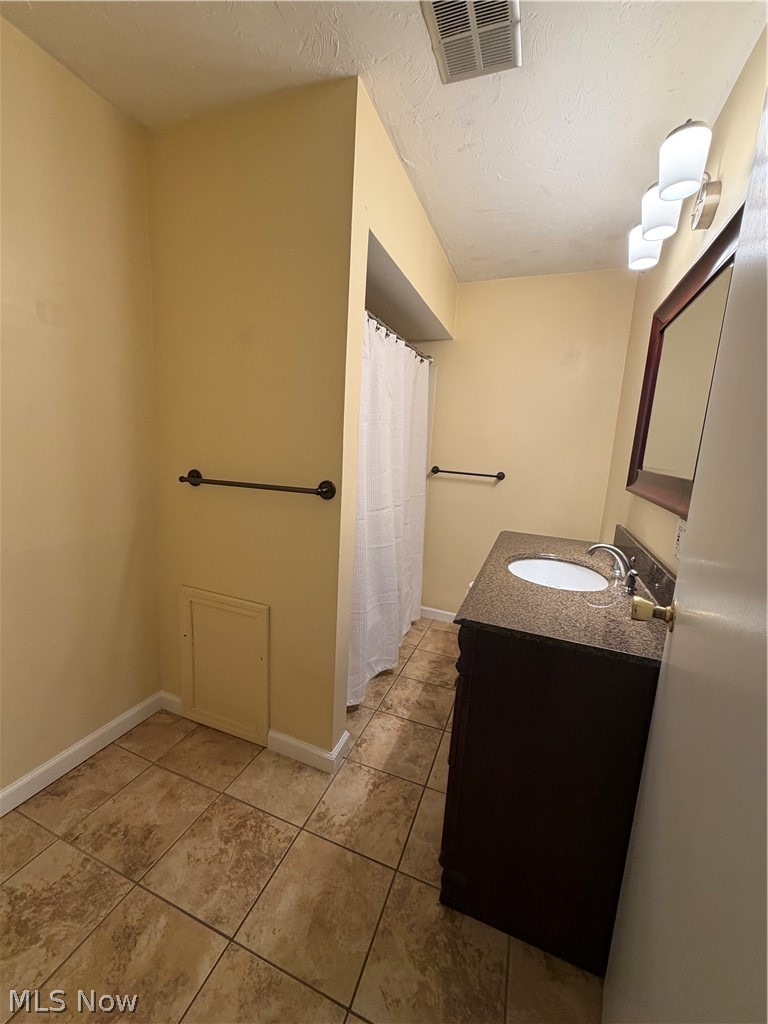 2104 Walter Road Westlake OH 44145