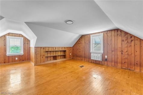 20051 Green Oak Drive Euclid OH 44117