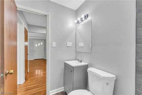 20051 Green Oak Drive Euclid OH 44117