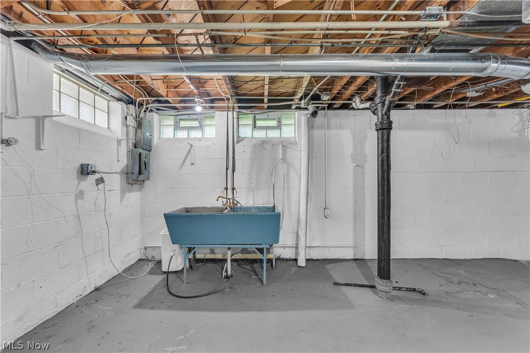 20051 Green Oak Drive Euclid OH 44117